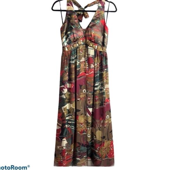 Signature. Embellished Maxi halter dress with layered chiffon skirt. Size 6 - Picture 1 of 8